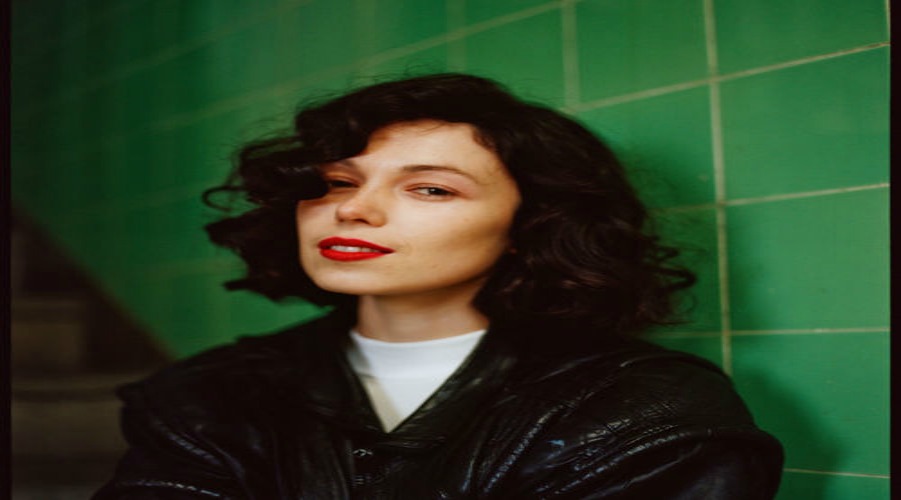 Kelly Lee Owens - Uncertain
