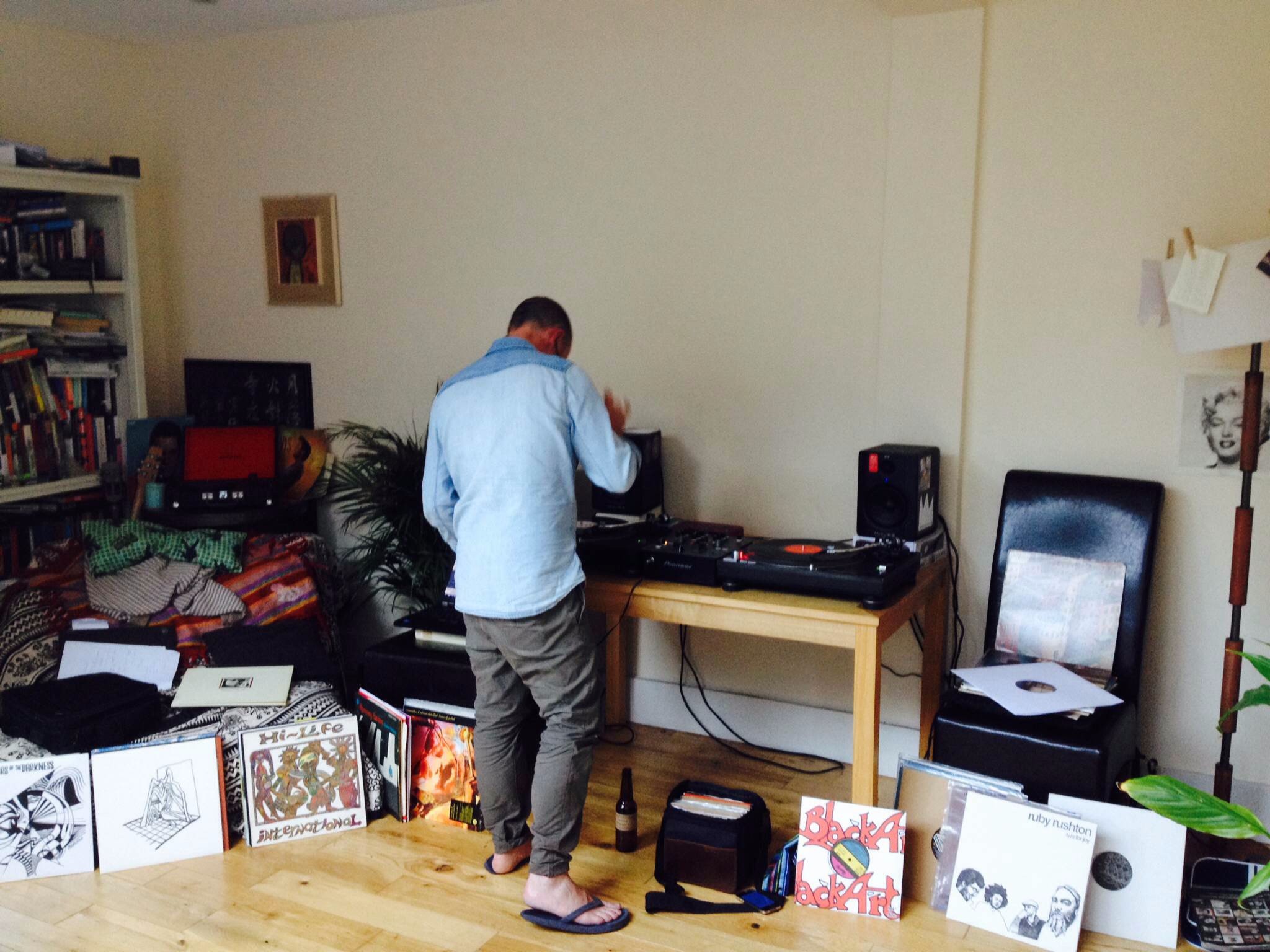 Emanative's mix for The Fix