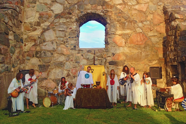 The Our Solar System collective come through with another ultra-epic twisting jam, over 20-minute long track titled “In The Beginning of Time”. 