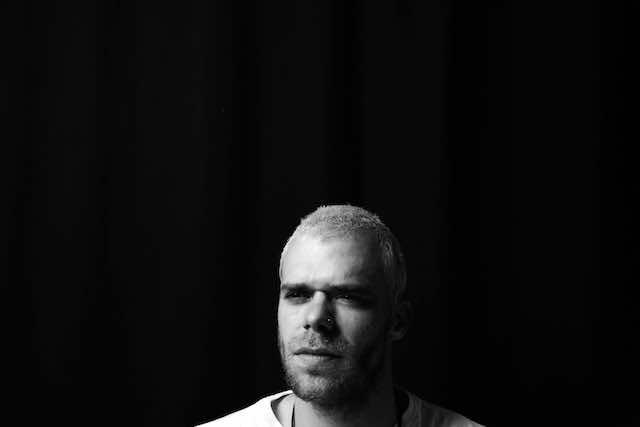  Larry De Kat shares first track from new EP.