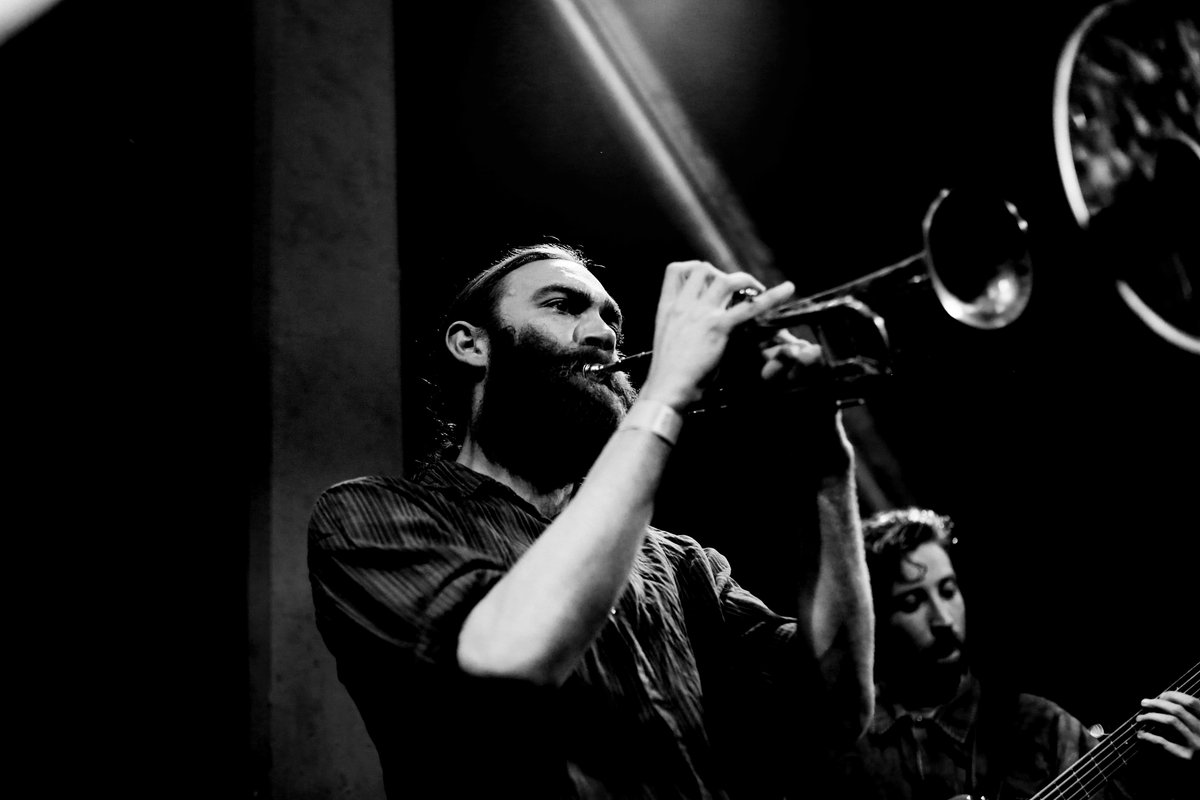 Nick Walters bring his Paradox Ensemble back to life with the mini-album 'Awakening'.