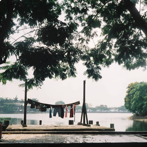 Tiny Giant - sắp mưa