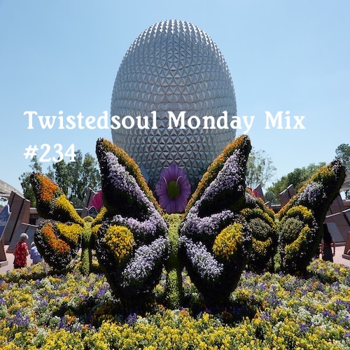 Bak again with a brand new Monday Mixtape.