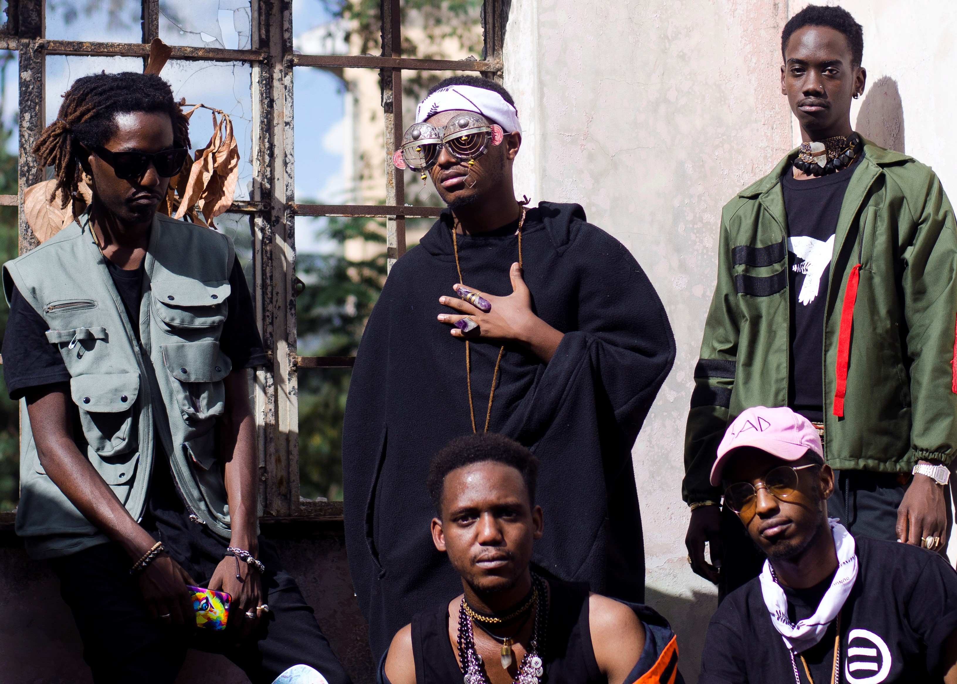 Interview/Music: EA WAVE.