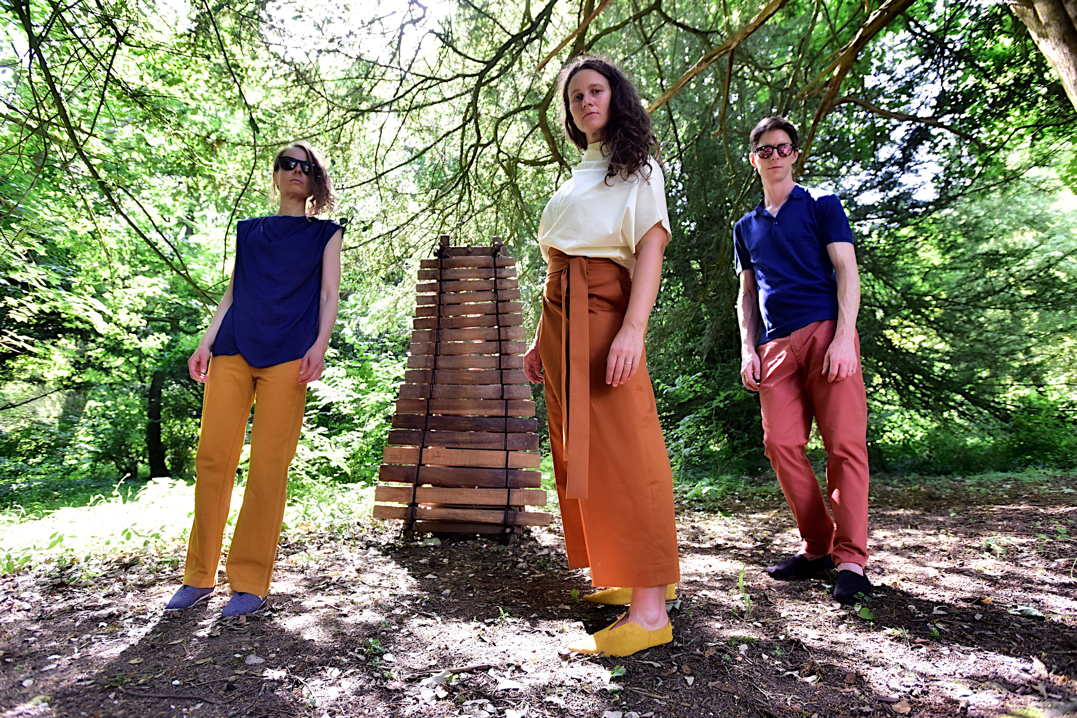 Vula Viel announces five shows in October.