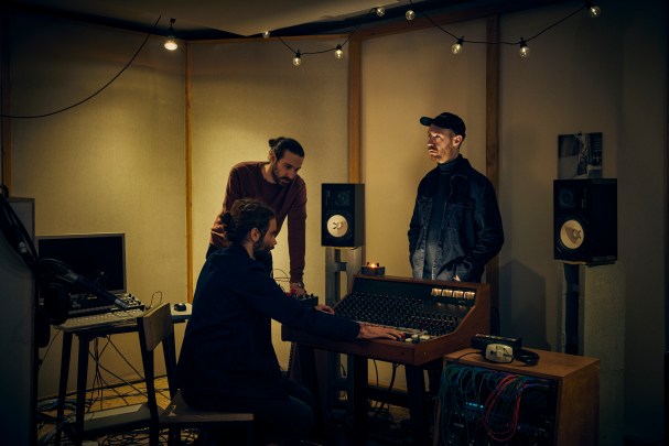 ℙ𝕙𝕠𝕥𝕠 𝕓𝕪 𝕊𝕖𝕓𝕒𝕤𝕥𝕚𝕖𝕟 𝔸𝕘𝕟𝕖𝕥𝕥𝕚